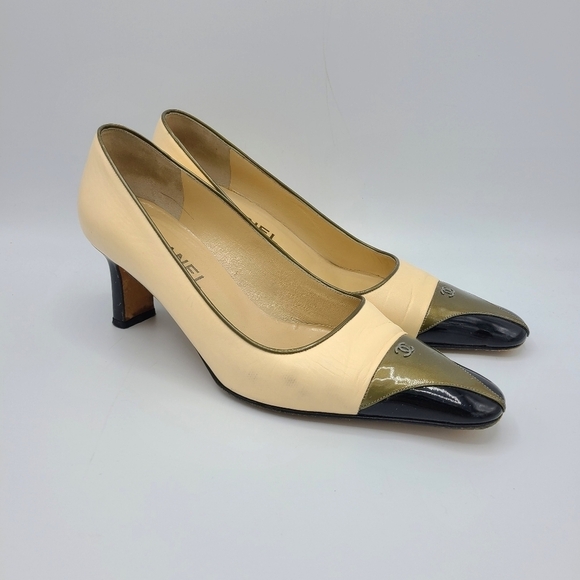 Vintage Chanel Logo Leather & Patent Pumps Beige Black Cap Toe Pumps Heels - Picture 1 of 16